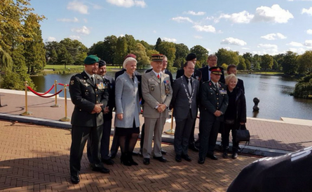 19-09-2017 | Marco Kroon neemt defilé af bij Internationale Veteranendag